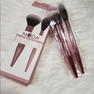 NWT Moda Powder+Soft Glow 2 Makeup Brush Set